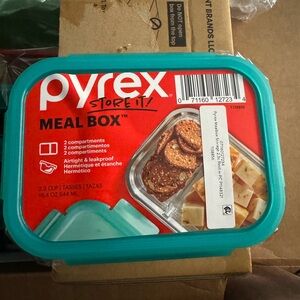 Pyrex Glass Meal Box 2.3 Cup - 18.4oz - 2 Compartment Meal Box Food Storage